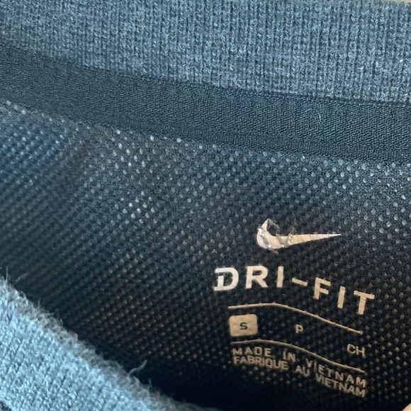 Nike Dri-Fit Swoosh Training Sweatshirt Pullover Grey White Small - Picture 5 of 11